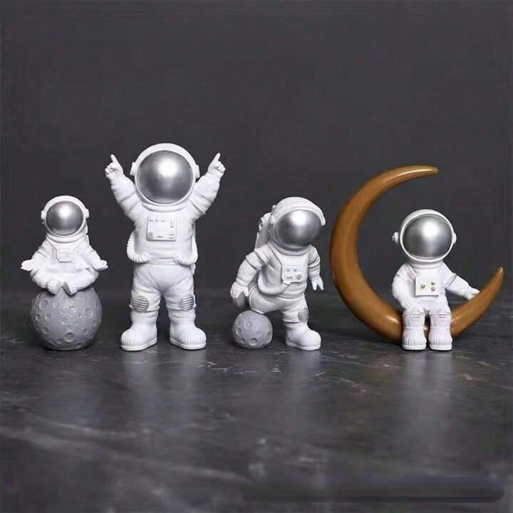 Galactic Explorer Astronaut Figurine Set – 4-Piece Cosmic Decor for Home and Office