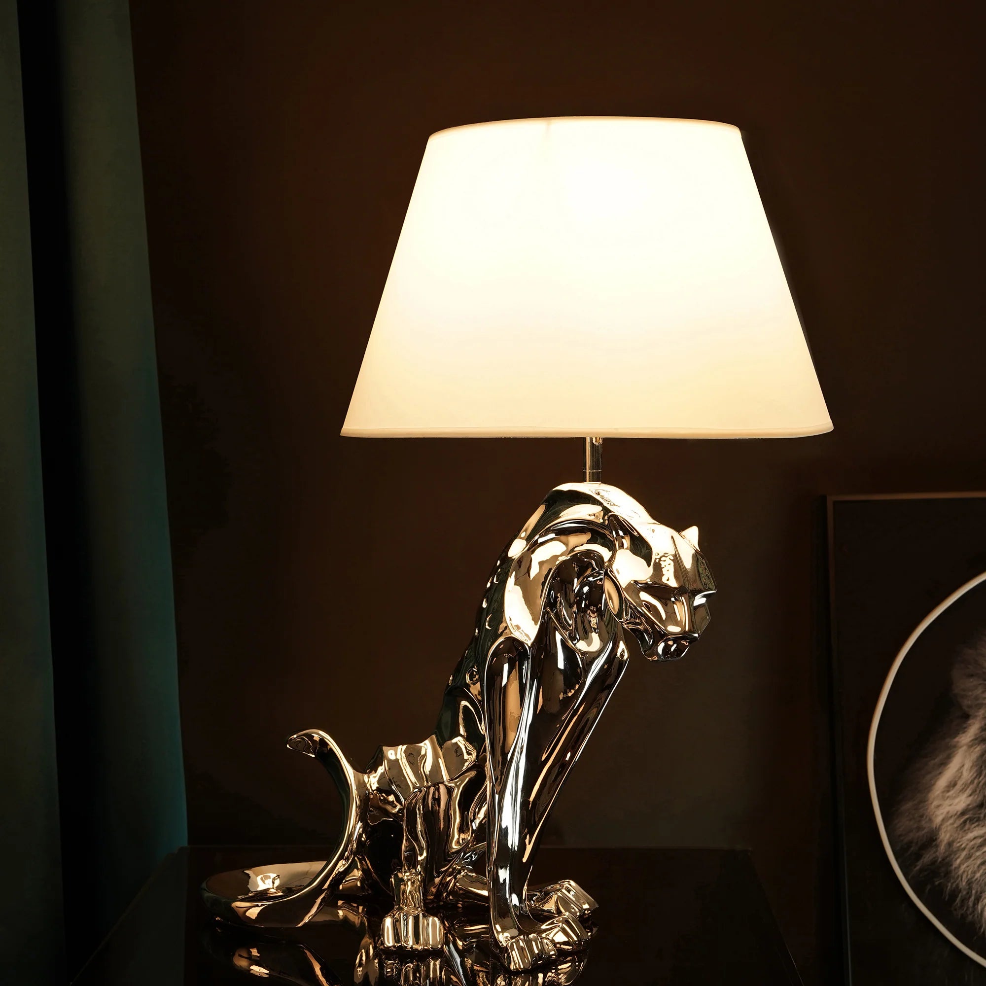 Jaguar Majesty: Luxury Silver Table Lamp - Illuminate with Elegance and Power